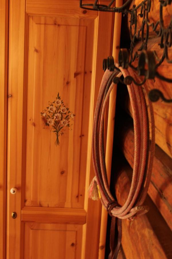 B&B Le Corone - Chalet Nel Bosco Cavalo Buitenkant foto